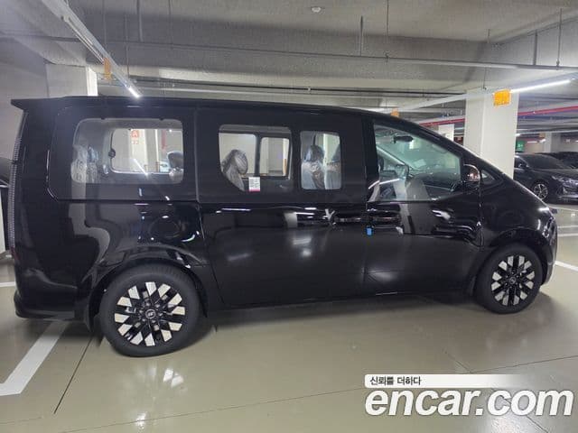 Hyundai Staria 2025 — ფოტო 6/14