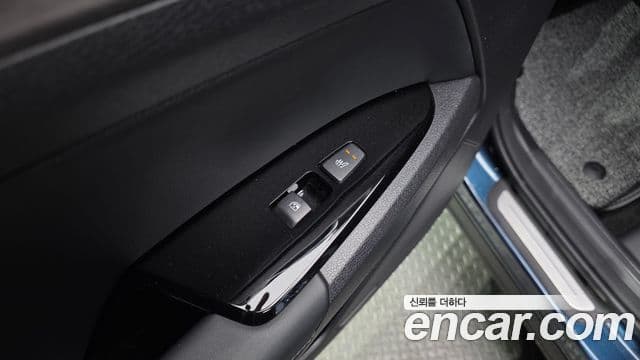 Kia Sportage 2024 — ფოტო 19/20