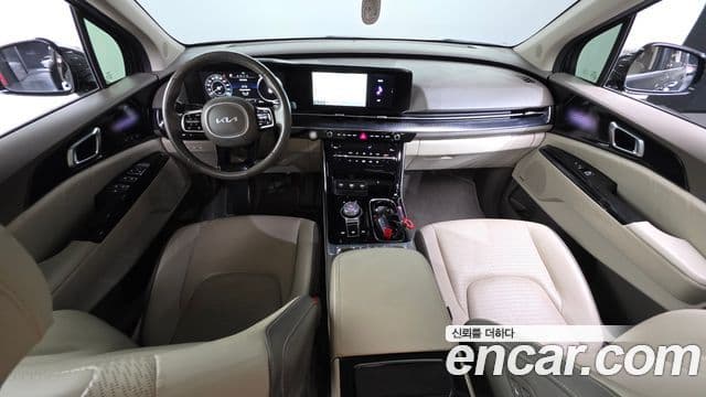 Kia Carnival 2022 — ფოტო 7/20