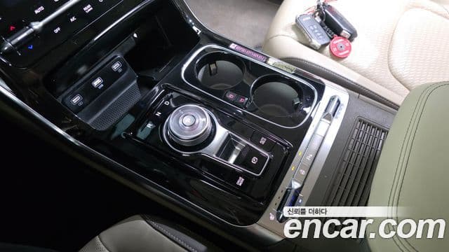 Kia Carnival 2022 — ფოტო 9/20