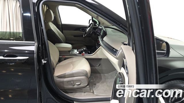 Kia Carnival 2022 — ფოტო 11/20