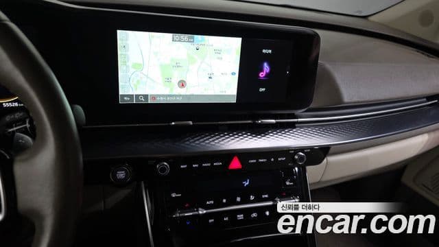 Kia Carnival 2022 — ფოტო 14/20