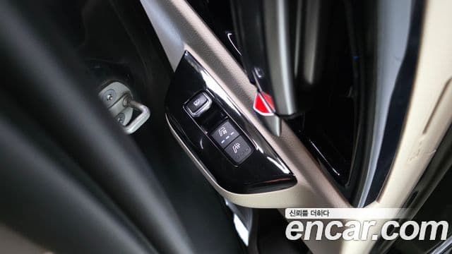 Kia Carnival 2022 — ფოტო 18/20
