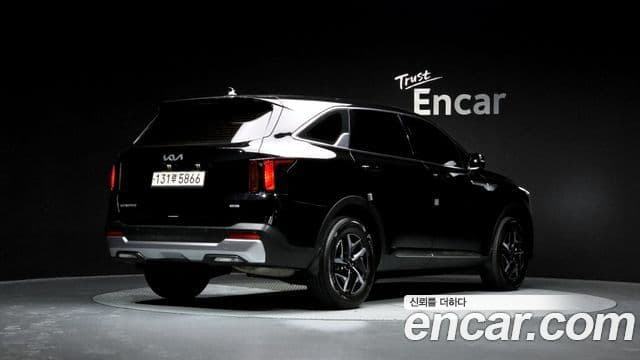 Kia Sorento 2023 — ფოტო 2/20