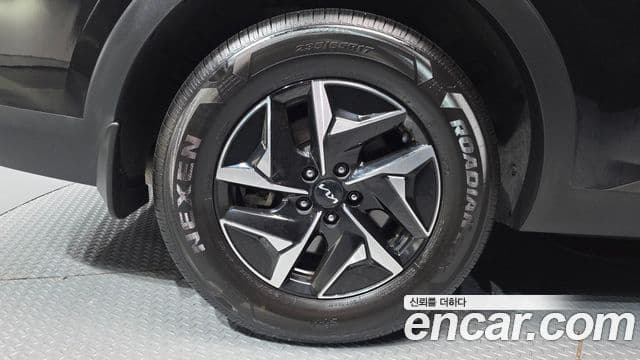 Kia Sorento 2023 — ფოტო 5/20