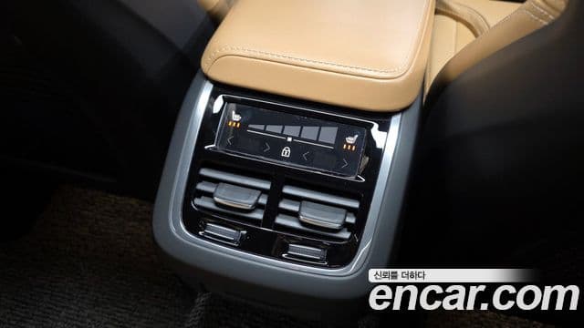 Volvo XC60 2020 — Şəkil 19/20