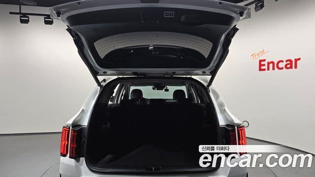 Kia Sorento 2020 — ფოტო 17/44