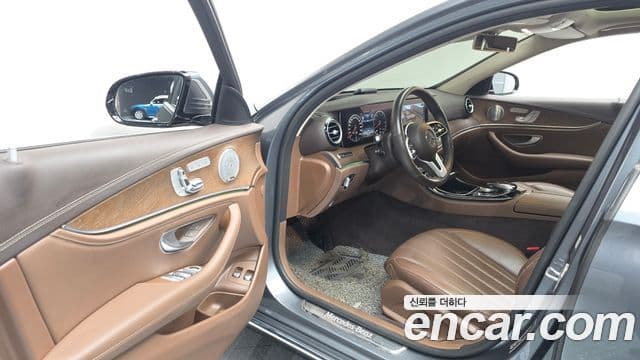 Mercedes-Benz E-Class 2019 — Şəkil 10/20