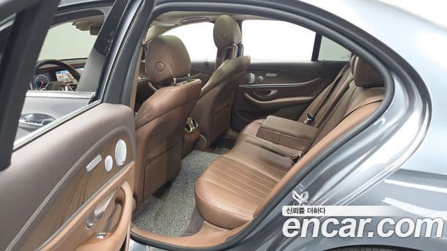 Mercedes-Benz E-Class 2019 — Şəkil 11/20