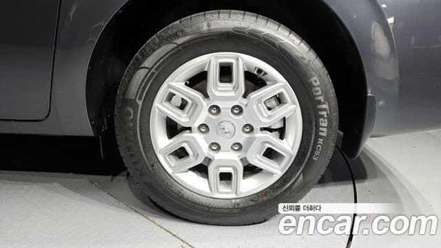 Hyundai Staria 2022 — Photo 4/32