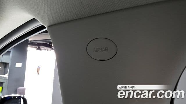 Hyundai Staria 2022 — Photo 8/32