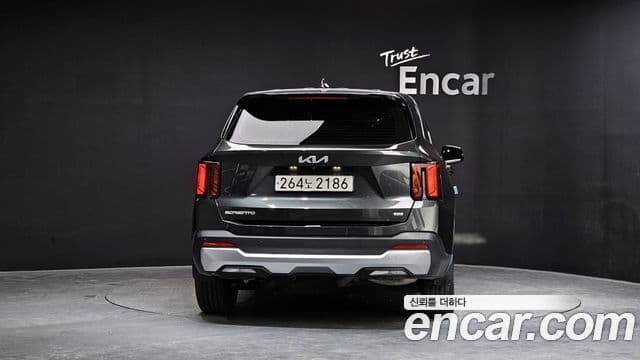 Kia Sorento 2023 — Şəkil 4/20