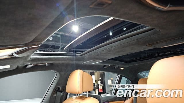BMW 7 Series 2020 — ფოტო 16/37