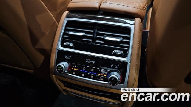 BMW 7 Series 2020 — ფოტო 24/37
