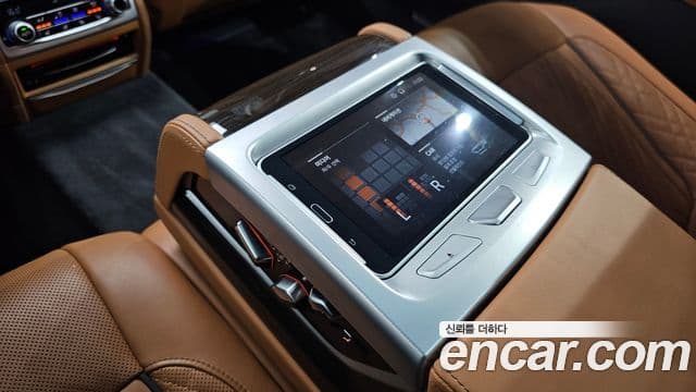 BMW 7 Series 2020 — ფოტო 33/37