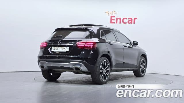Mercedes-Benz GLA-Class 2018 — ფოტო 2/20