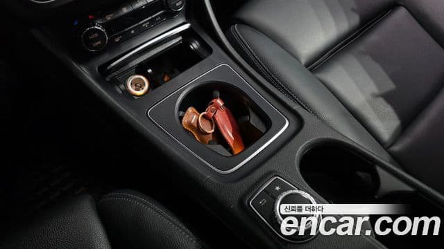 Mercedes-Benz GLA-Class 2018 — ფოტო 9/20