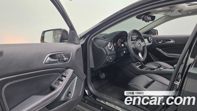 Mercedes-Benz GLA-Class 2018 — ფოტო 10/20