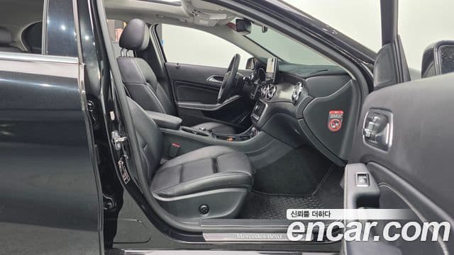 Mercedes-Benz GLA-Class 2018 — ფოტო 11/20