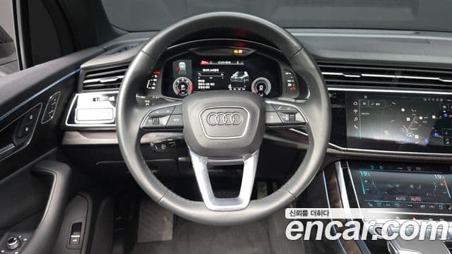 Audi Q7 2022 — Şəkil 13/20