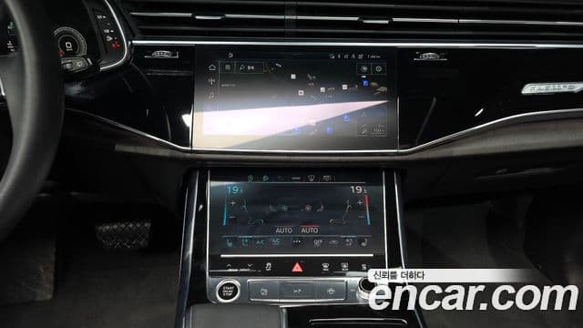 Audi Q7 2022 — Şəkil 14/20