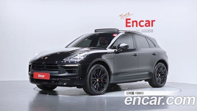 Porsche Macan 2024 — Фото 1/20