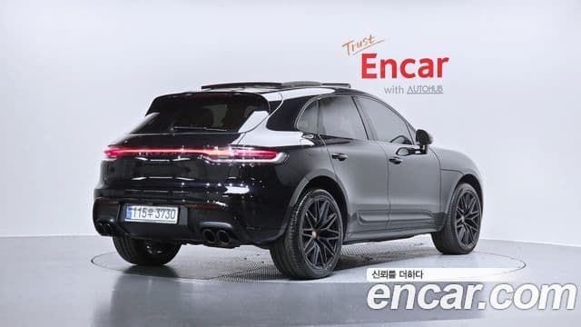 Porsche Macan 2024 — Фото 2/20