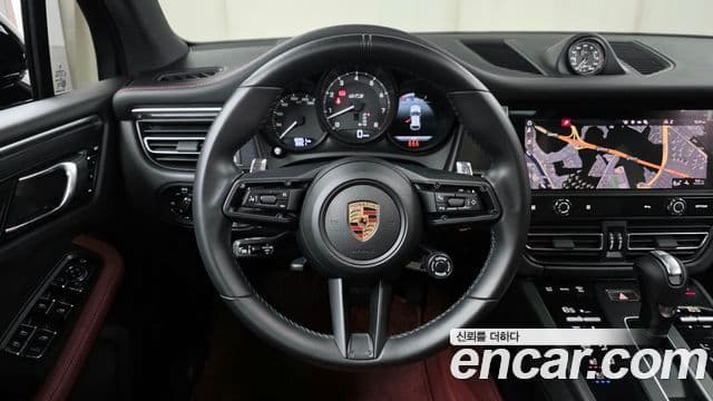 Porsche Macan 2024 — Фото 13/20