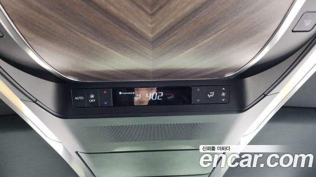 Lexus LM 2025 — Photo 28/44