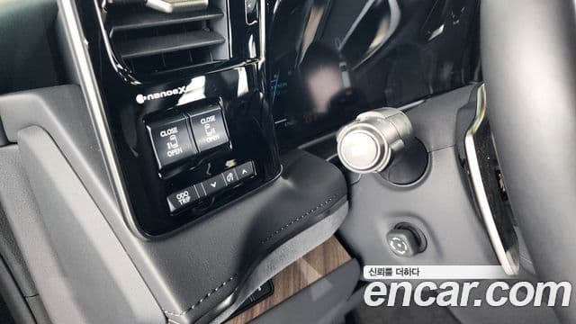 Lexus LM 2025 — Photo 12/44