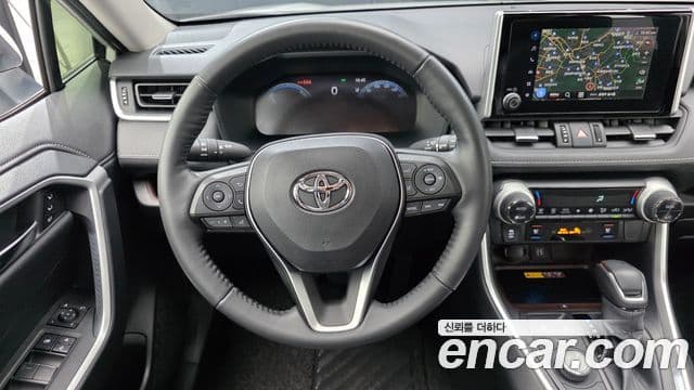 Toyota RAV4 2024 — ფოტო 13/20