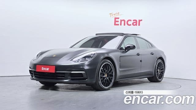 Porsche Panamera 2018 — Photo 7/20