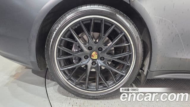 Porsche Panamera 2018 — Photo 9/20