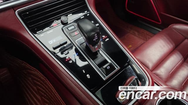 Porsche Panamera 2018 — Photo 10/20