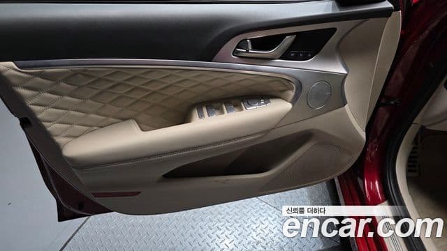 Genesis G70 2019 — Photo 16/35