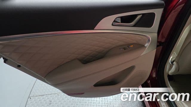 Genesis G70 2019 — Photo 33/35