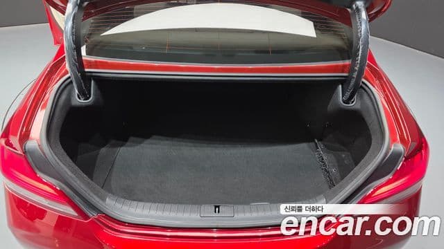 Genesis G70 2019 — Photo 18/35