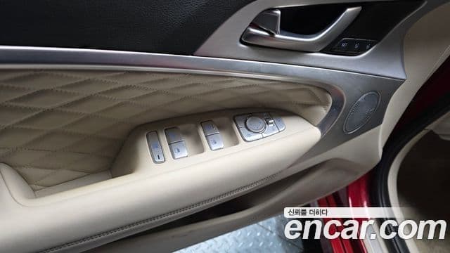 Genesis G70 2019 — Photo 6/35