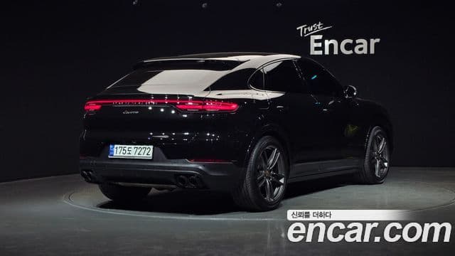 Porsche Cayenne 2023 — ფოტო 2/20