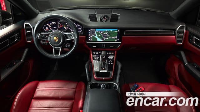 Porsche Cayenne 2023 — ფოტო 7/20