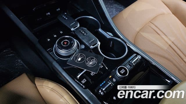 Kia K5 2022 — ფოტო 8/20