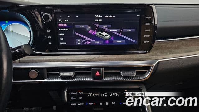 Kia K5 2022 — ფოტო 11/20