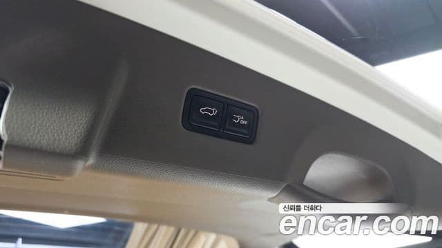 Kia Carnival 2021 — ფოტო 19/20
