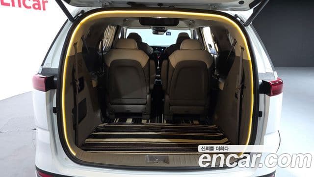 Kia Carnival 2021 — ფოტო 20/20