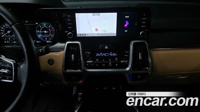 Kia Sorento 2021 — ფოტო 14/20