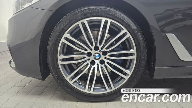 BMW 5 Series 2019 — Şəkil 5/20