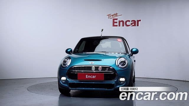 Mini Cooper S Convertible 2018 — ფოტო 23/31