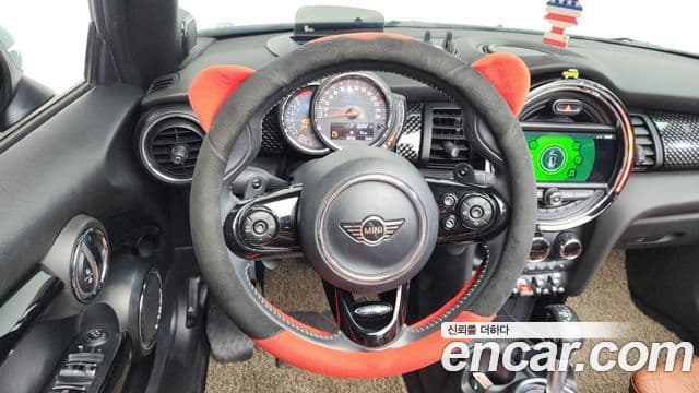 Mini Cooper S Convertible 2018 — ფოტო 11/31