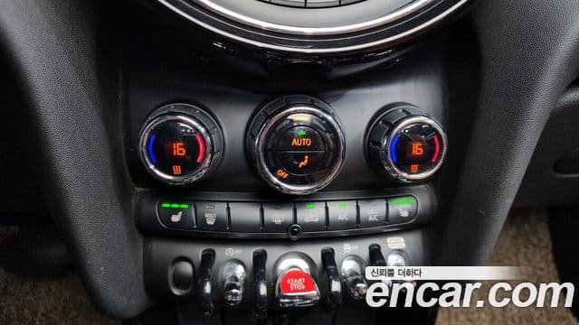 Mini Cooper S Convertible 2018 — ფოტო 4/31