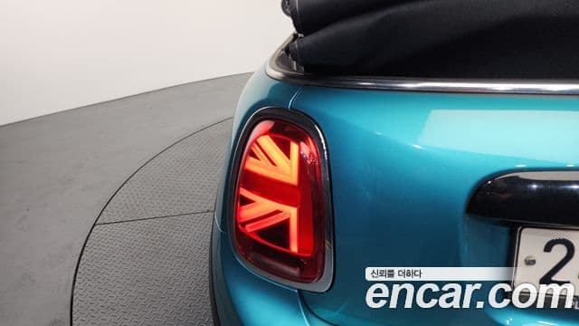Mini Cooper S Convertible 2018 — ფოტო 14/31